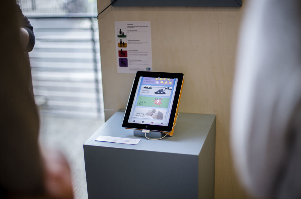 Illustrasjonosfoto fra Produktdesign sin åpning av avgangsutstilling «Graduate 2016» på Norsk design- og arkitektursenter (DogA). Foto: Henriette Dæhli Illustrasjonosfoto fra Produktdesign sin åpning av avgangsutstilling «Graduate 2016» på Norsk design- og arkitektursenter (DogA). Foto: Henriette Dæhli