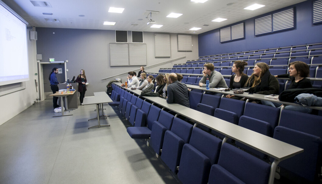 13 oppmøtte på allmøte på Fakultet for samfunnsfag, inkludert studentledelsen. Foto: Nicklas Knudsen 13 oppmøtte på allmøte på Fakultet for samfunnsfag, inkludert studentledelsen. Foto: Nicklas Knudsen