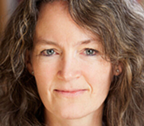 Professor Elisabeth Gording Stang sier hjemmekontor kan bli krevende for mange. Selv vil hun prøve å ha vanlig struktur på dagene, og gjerne en tur ut i frisk luft. Foto: OsloMet Professor Elisabeth Gording Stang sier hjemmekontor kan bli krevende for mange. Selv vil hun prøve å ha vanlig struktur på dagene, og gjerne en tur ut i frisk luft. Foto: OsloMet