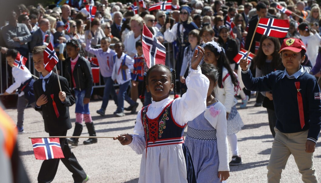 Barnetoget foran slottet i Oslo 17.mai 2016. Foto: Pedersen, Terje Barnetoget foran slottet i Oslo 17.mai 2016. Foto: Pedersen, Terje