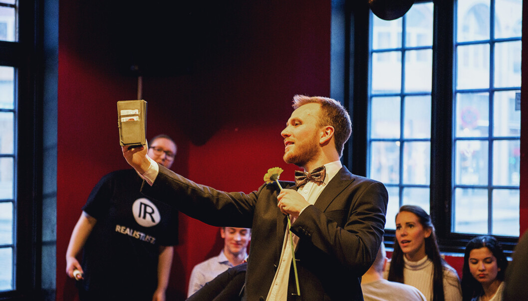 Roymond Olsen, er leiar for Realistlista ved Universitetet i Bergen, og veldig nøgd med 16 prosent av stemmene. Foto: Toril Apelthun, Studvest Foto: Toril Apelthun Roymond Olsen, er leiar for Realistlista ved Universitetet i Bergen, og veldig nøgd med 16 prosent av stemmene. Foto: Toril Apelthun, Studvest Foto: Toril Apelthun