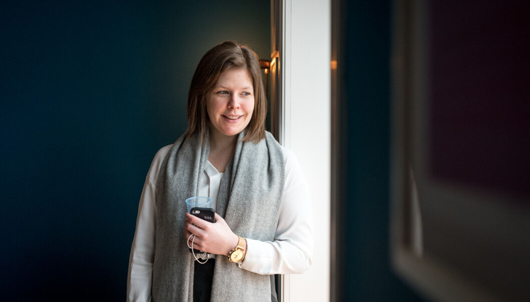 Katrine Solvåg jobber fulltid ved et eiendomsmeglerkontor på Grünerløkka, samtidig som hun studerer eiendomsmegling på fulltid ved Høgskulen i Sogn og Fjordane. Hun har akkurat kjøpt sin første bolig. Foto: Skjalg Bøhmer Vold Katrine Solvåg jobber fulltid ved et eiendomsmeglerkontor på Grünerløkka, samtidig som hun studerer eiendomsmegling på fulltid ved Høgskulen i Sogn og Fjordane. Hun har akkurat kjøpt sin første bolig. Foto: Skjalg Bøhmer Vold