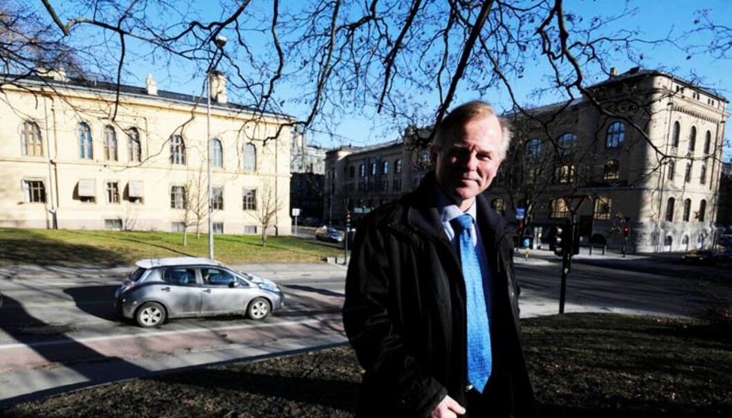 Rektor Ole Petter Ottersen har støtte fra mange i sitt syn på at valgt ledelse er best på universitetet, men en del er også positive til ansatt rektor. Foto: Ola Sæter, Uniforum Rektor Ole Petter Ottersen har støtte fra mange i sitt syn på at valgt ledelse er best på universitetet, men en del er også positive til ansatt rektor. Foto: Ola Sæter, Uniforum