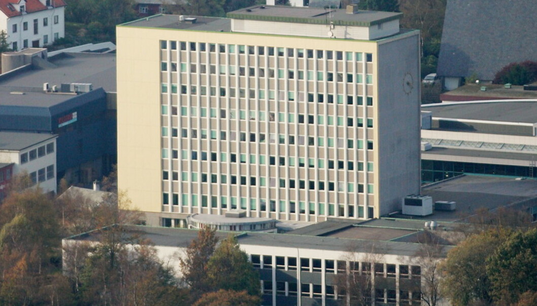 NHH ønskjer i utgangspunktet ikkje å bli større, og har allereie takka nei til fusjon med UiB. Men når Høgskolen i Molde spør, tek dei saka på alvor, riktignok berre dersom utdanningar som sjukepleie ikkje er ein del av pakken. Foto: Amundsen, Paul S. NHH ønskjer i utgangspunktet ikkje å bli større, og har allereie takka nei til fusjon med UiB. Men når Høgskolen i Molde spør, tek dei saka på alvor, riktignok berre dersom utdanningar som sjukepleie ikkje er ein del av pakken. Foto: Amundsen, Paul S.