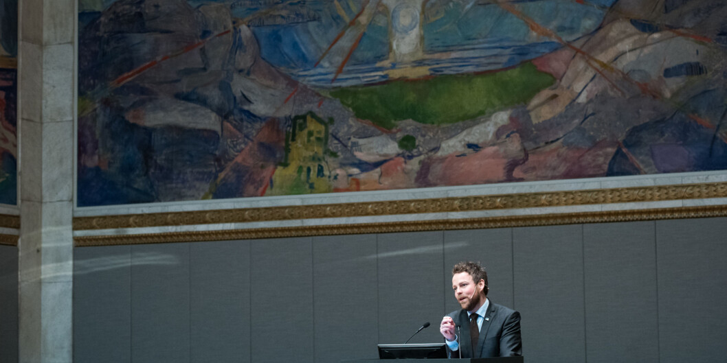 Kunnskapsminister Torbjørn Røe Isaksen varsler at nytteverdien av de humanistiske fagene blir et tema i stortingsmeldingen om humaniora, som kommer i 2017. Foto: Skjalg Bøhmer Vold Kunnskapsminister Torbjørn Røe Isaksen varsler at nytteverdien av de humanistiske fagene blir et tema i stortingsmeldingen om humaniora, som kommer i 2017. Foto: Skjalg Bøhmer Vold