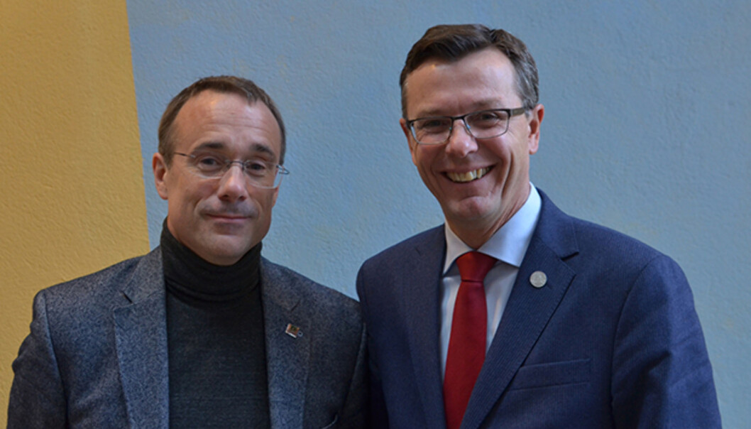 Rektor Johann Roppen i Volda (t.v.) og Dag Rune Olsen ved Universitetet i Bergen. Foto: Johann Roppen Rektor Johann Roppen i Volda (t.v.) og Dag Rune Olsen ved Universitetet i Bergen. Foto: Johann Roppen