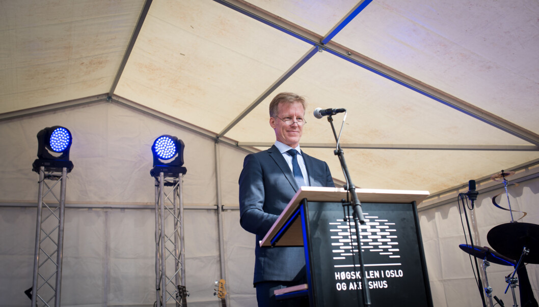Rektor Curt Rice holder fast ved at Høgskolen i Oslo og Akershus skal sende universitetssøknad i mars, selv om NOKUT anbefaler å vente. Foto: Skjalg Bøhmer Vold Rektor Curt Rice holder fast ved at Høgskolen i Oslo og Akershus skal sende universitetssøknad i mars, selv om NOKUT anbefaler å vente. Foto: Skjalg Bøhmer Vold