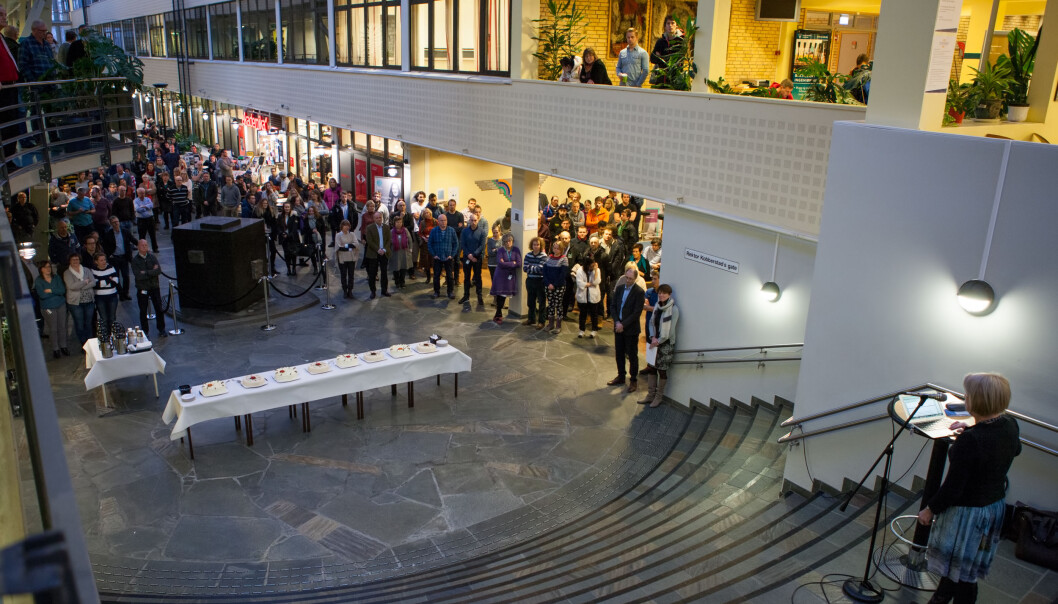 Høgskolen i Narvik fusjonerte med UiT Norges arktiske universitet i 2015. Her er UiT-rektor Anne Husebekk på besøk i Narvik. Foto: Espen Dalmo - 8thsession.com Høgskolen i Narvik fusjonerte med UiT Norges arktiske universitet i 2015. Her er UiT-rektor Anne Husebekk på besøk i Narvik. Foto: Espen Dalmo - 8thsession.com