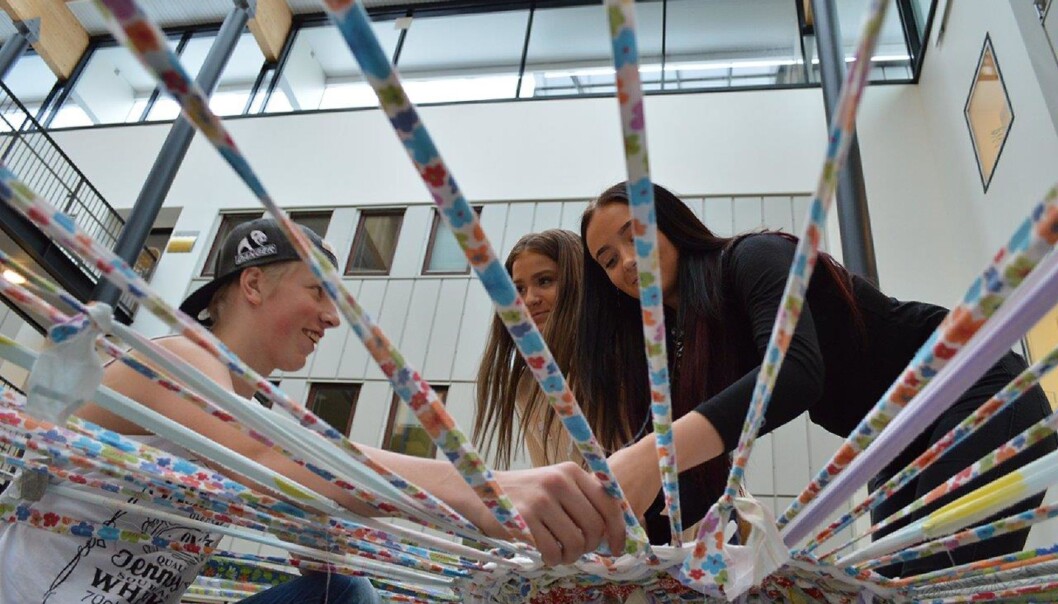 Karl Hansen, Nicoline Devik og Stine Andreassen fra Strømmen videregående skole deltok på fagdagen på Kjeller ved Høgskolen i Oslo og Akershus 2015. Arkivfoto: Eva Tønnessen Karl Hansen, Nicoline Devik og Stine Andreassen fra Strømmen videregående skole deltok på fagdagen på Kjeller ved Høgskolen i Oslo og Akershus 2015. Arkivfoto: Eva Tønnessen