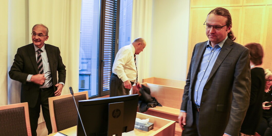 Amund Gulsvik (til venstre) blei frifunnen frå kravet hans tidlegare arbeidsgivarar hadde stilt, om å betale kring 4,7 millionar kronar tilbake av løn han hadde fått utbetalt frå Innovest <span class="caps">AS</span>. Dermed må Trond Søreide (til høgre) på vegne av Helse Bergen saman med UiB ut med 3 millionar kroner. Amund Gulsvik (til venstre) blei frifunnen frå kravet hans tidlegare arbeidsgivarar hadde stilt, om å betale kring 4,7 millionar kronar tilbake av løn han hadde fått utbetalt frå Innovest <span class="caps">AS</span>. Dermed må Trond Søreide (til høgre) på vegne av Helse Bergen saman med UiB ut med 3 millionar kroner.