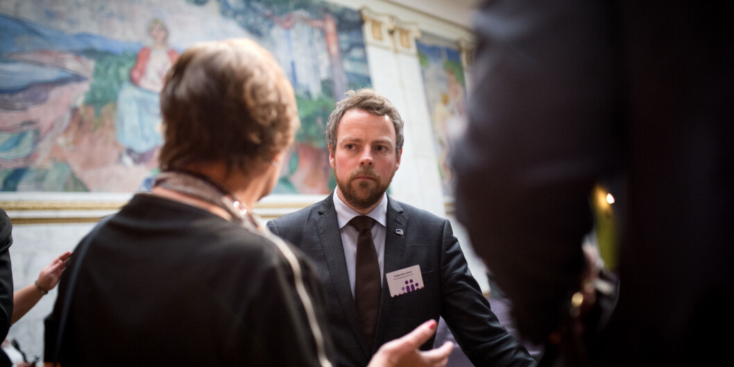 Kunnskapsminister Tobjørn Røe Isaksen på Kontaktkonferansen 2015. Foto: Skjalg Bøhmer Vold Kunnskapsminister Tobjørn Røe Isaksen på Kontaktkonferansen 2015. Foto: Skjalg Bøhmer Vold