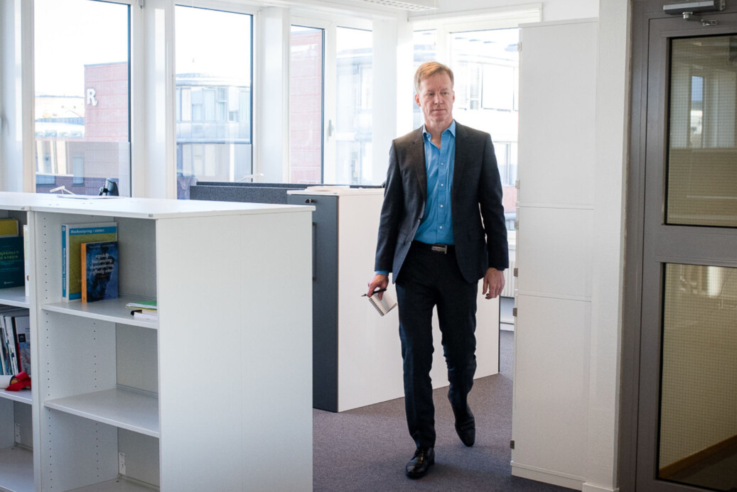 Rektor Curt Rice ved OsloMet ber statsråd Iselin Nybø godkjenne at universitetet kan tilby kompletterende utdanning til innvandrere uten flyktningbakgrunn. Rektor Curt Rice ved OsloMet ber statsråd Iselin Nybø godkjenne at universitetet kan tilby kompletterende utdanning til innvandrere uten flyktningbakgrunn.