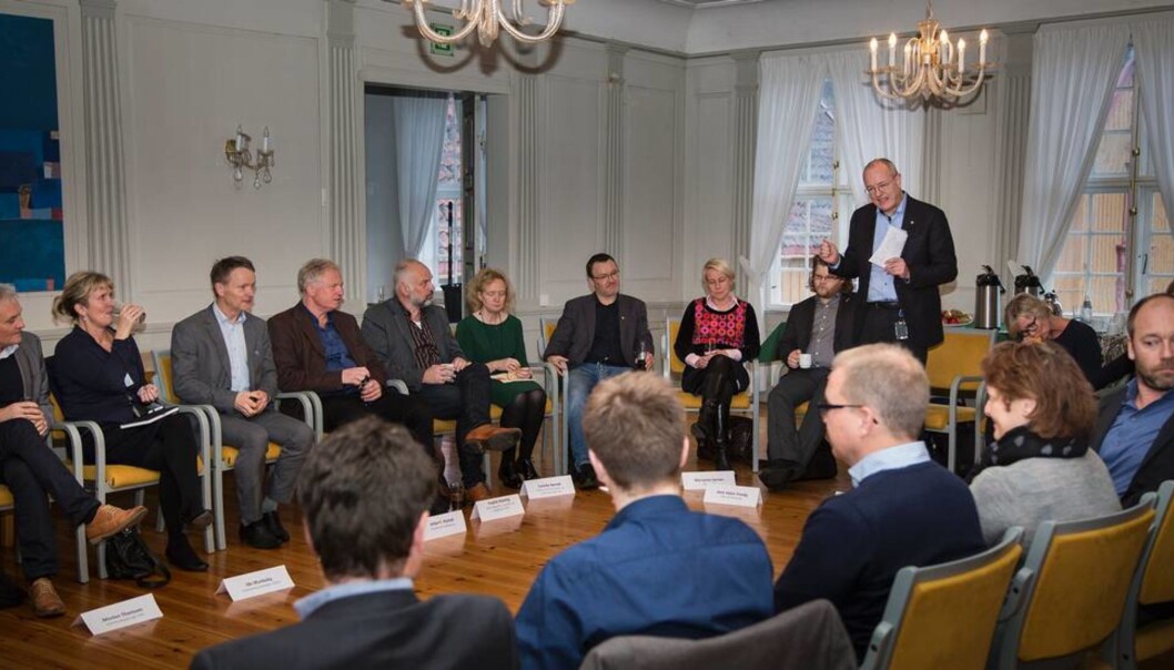 Den nye NTNU-ledelsen møttes for første gang tirsdag ettermiddag. NB! Ikke alle på bildet er en del av den nye ledelsen, og ikke alle i den nye ledelsen er med på bildet. Den nye NTNU-ledelsen møttes for første gang tirsdag ettermiddag. NB! Ikke alle på bildet er en del av den nye ledelsen, og ikke alle i den nye ledelsen er med på bildet.