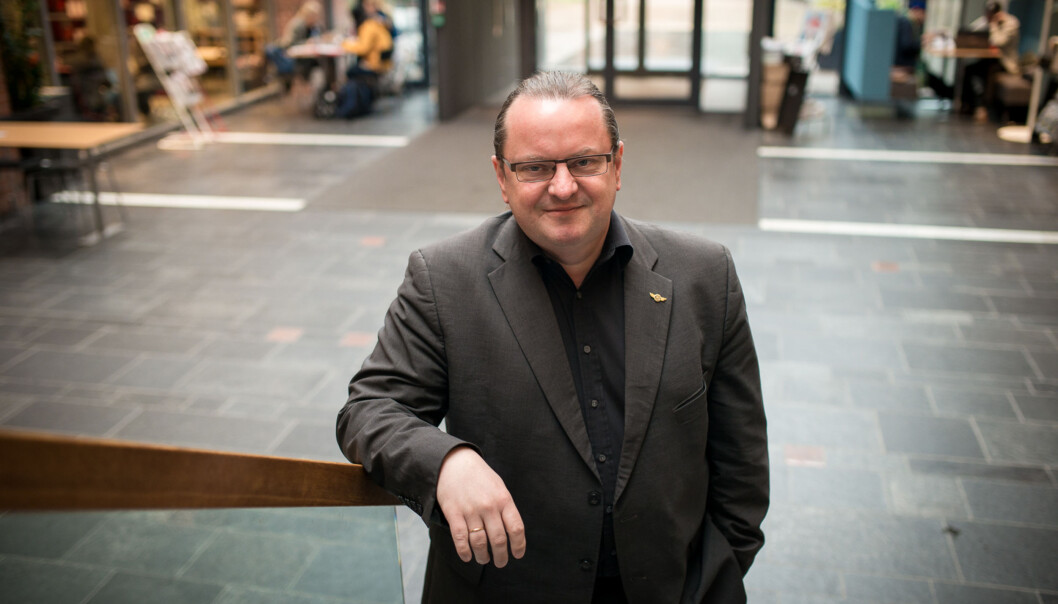 Rektor Arne Krumsvik ved Høyskolen Kristiania forteller om gode søkertall til den nye bachelorgraden i biomedisin som kan føre til medisinutdanning på Kypros . Foto: Skjalg Bøhmer Vold Rektor Arne Krumsvik ved Høyskolen Kristiania forteller om gode søkertall til den nye bachelorgraden i biomedisin som kan føre til medisinutdanning på Kypros . Foto: Skjalg Bøhmer Vold