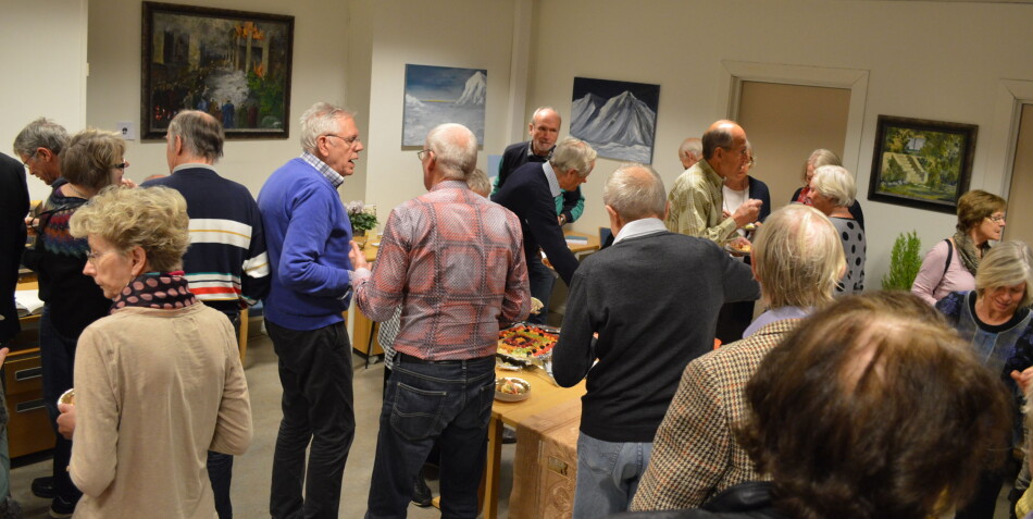 Fra kunståpning på seniorsenteret på OsloMet. Akademikere er overrepresentert i offentligs ektor blant de som velger å stå lengre i jobb. Foto: Eva Tønnessen Fra kunståpning på seniorsenteret på OsloMet. Akademikere er overrepresentert i offentligs ektor blant de som velger å stå lengre i jobb. Foto: Eva Tønnessen