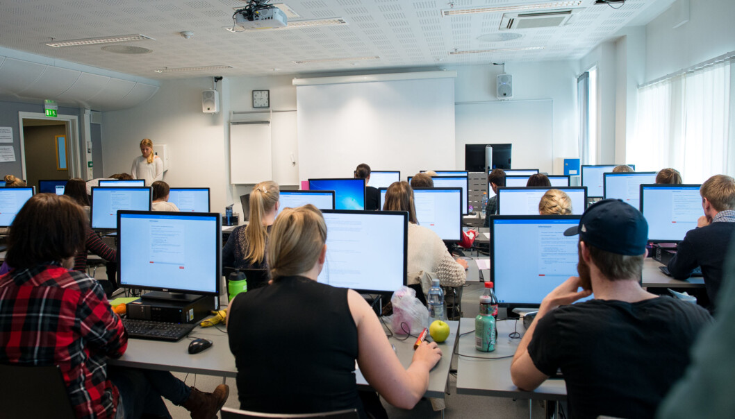 Institutt for geografi ved Universitetet i Bergen lar studentene bruke alle hjelpemidler, utenom å kommunisere med andre, på sine eksamner. Bildet er fra en digital eksamen ved HiOA. Foto: Skjalg Bøhmer Vold Institutt for geografi ved Universitetet i Bergen lar studentene bruke alle hjelpemidler, utenom å kommunisere med andre, på sine eksamner. Bildet er fra en digital eksamen ved HiOA. Foto: Skjalg Bøhmer Vold