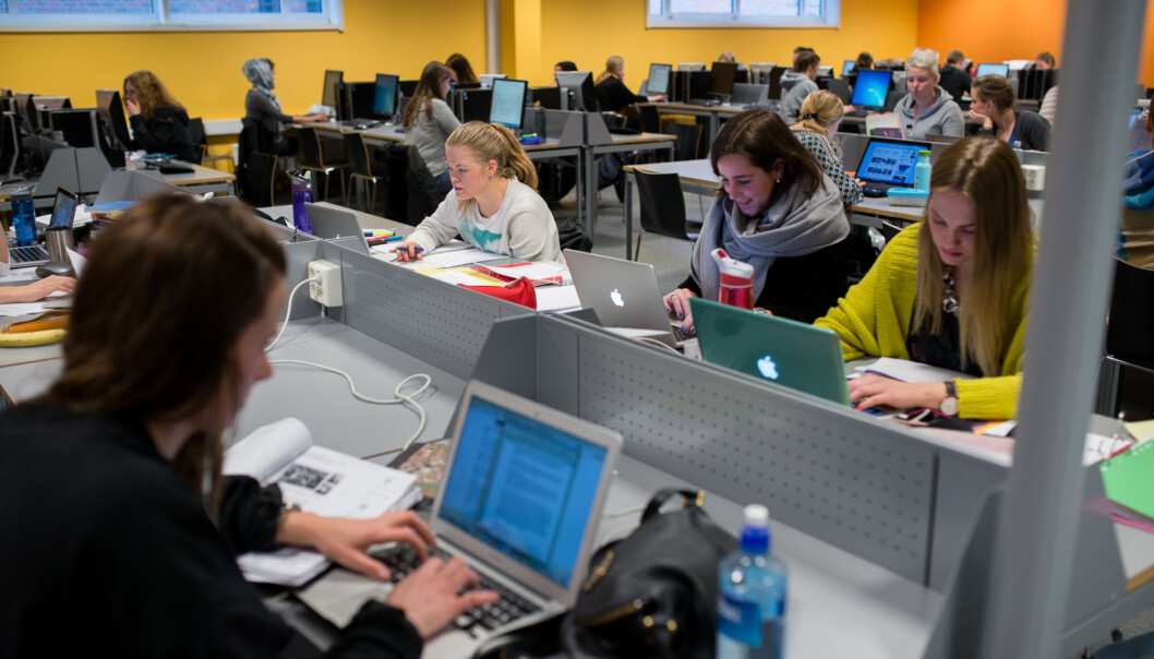 Studentane i den femårige lærarutdanninga vil få like mykje obligatorisk pedagogikk som før, skriv tilsette ved lærarutdanninga på NTNU. Foto: Skjalg Bøhmer Vold Studentane i den femårige lærarutdanninga vil få like mykje obligatorisk pedagogikk som før, skriv tilsette ved lærarutdanninga på NTNU. Foto: Skjalg Bøhmer Vold
