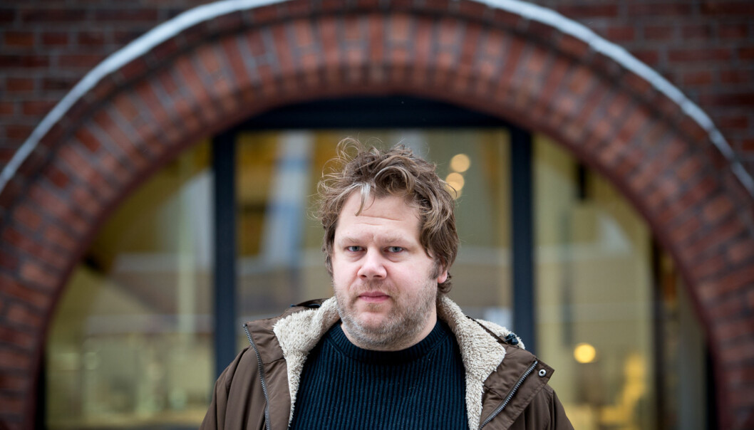 Hovedtillitsvalgt i Norsk Tjenestemannslag på Høgskolen i Oslo og Akershus, Anders S. Lyng, er ikke fornøyd med måten fagforeningene er blitt trukket inn i prosessen for å effektivisere administrasjonen ved høgskolen. Foto: Skjalg Bøhmer Vold Hovedtillitsvalgt i Norsk Tjenestemannslag på Høgskolen i Oslo og Akershus, Anders S. Lyng, er ikke fornøyd med måten fagforeningene er blitt trukket inn i prosessen for å effektivisere administrasjonen ved høgskolen. Foto: Skjalg Bøhmer Vold