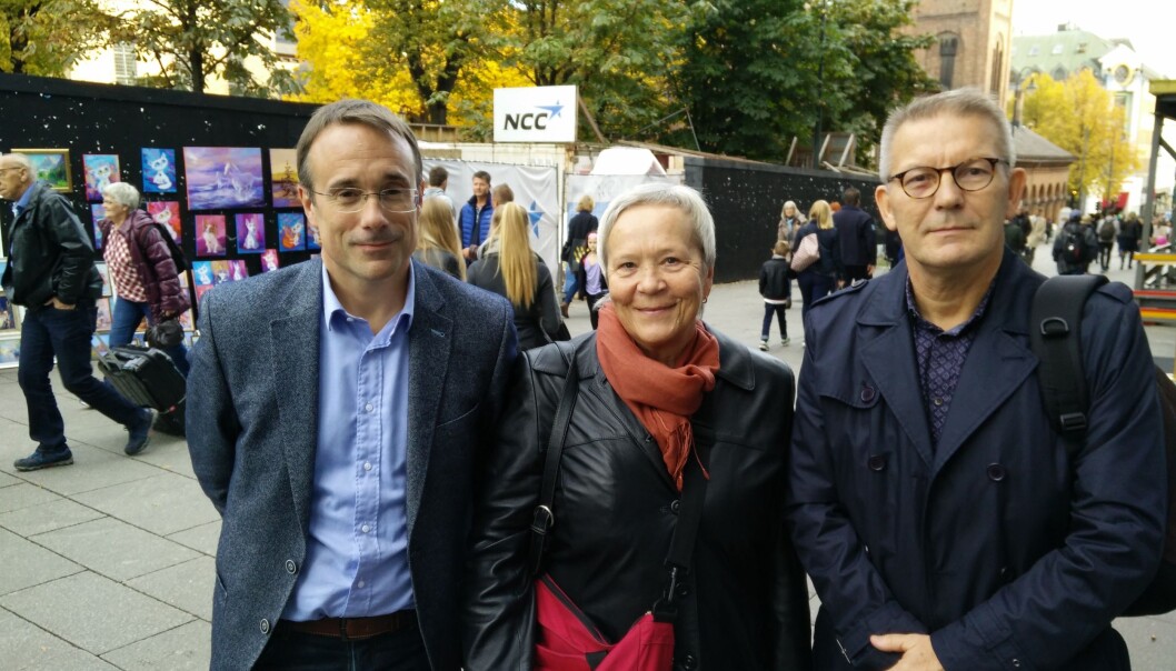 Johann Roppen i Volda, Kathrine Skretting i Lillehammer og Hallgeir Gammelsæther i Molde snakker fortsatt sammen og legger allianseplaner. Foto: Høgskolen i Volda Johann Roppen i Volda, Kathrine Skretting i Lillehammer og Hallgeir Gammelsæther i Molde snakker fortsatt sammen og legger allianseplaner. Foto: Høgskolen i Volda