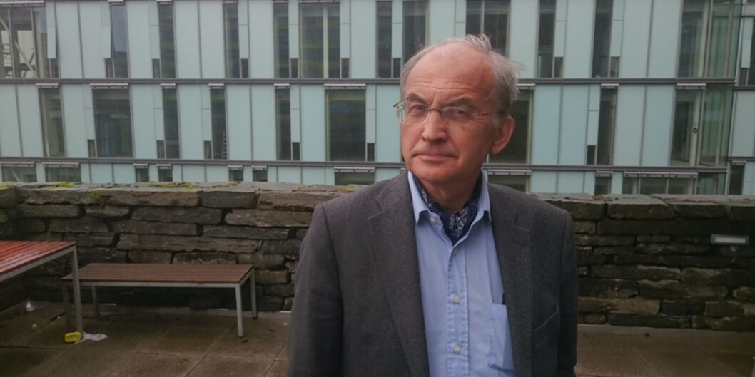 Lungeforsker Amund Gulsvik har fått utbetalt millionsummer over mer enn ti år. Nå krever Helse Bergen og Universitetet i Bergen tilbake pengene har har fått utbetalt. Foto: Dag Hellesund Lungeforsker Amund Gulsvik har fått utbetalt millionsummer over mer enn ti år. Nå krever Helse Bergen og Universitetet i Bergen tilbake pengene har har fått utbetalt. Foto: Dag Hellesund