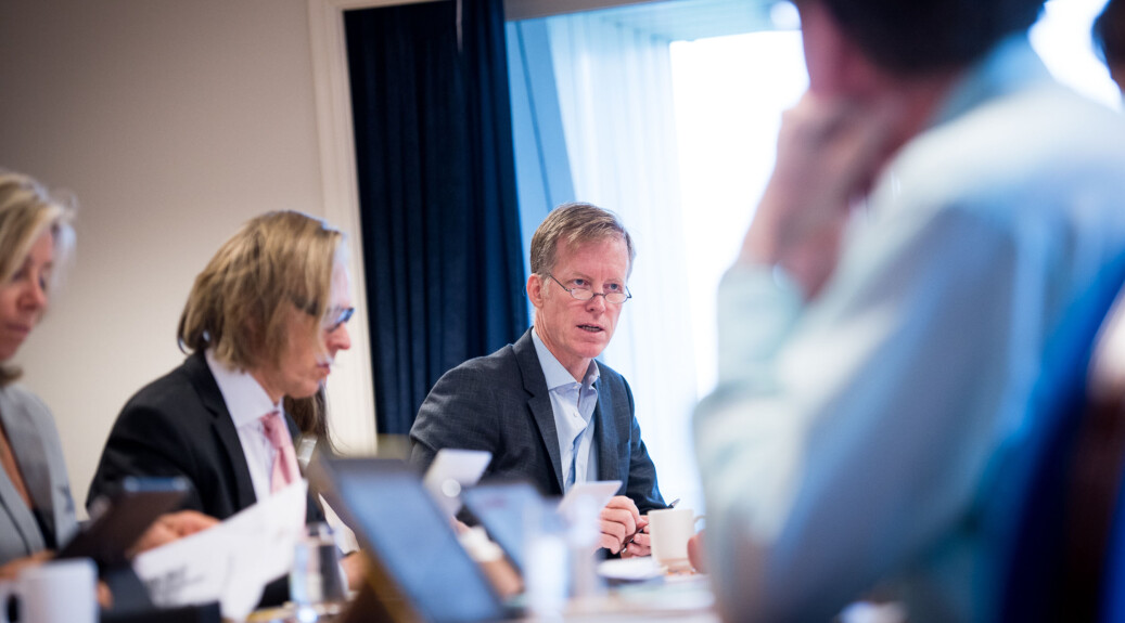 Prorektor Morten Irgens og rektor Curt Rice er i hardt vær etter at de har stoppet planene om et bredt doktorgradsprogram for kunst, design og teknologi til fordel for en faglig smalere Ph.D sammen med iforskningsinstituttet Simula. Foto: Skjalg Bøhmer Vold Prorektor Morten Irgens og rektor Curt Rice er i hardt vær etter at de har stoppet planene om et bredt doktorgradsprogram for kunst, design og teknologi til fordel for en faglig smalere Ph.D sammen med iforskningsinstituttet Simula. Foto: Skjalg Bøhmer Vold