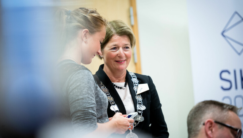 Tromsø-rektor Anne Husebekk er glad for å ha nådd en viktig milepæl i fusjonsarbeidet lengst nord. Foto: Skjalg Bøhmer Vold