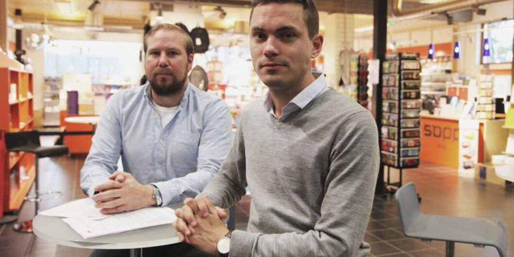 — Vi frykter at hastverket kan bety at eventuelle fallgruver er blitt oversett. Det sier Jonathan Sørfonden og Ole-Jacob Oosterhof, henholdsvis leder og nestleder i Studentparlamentet ved Høgskolen i Gjøvik. <span class="caps">FOTO</span>: Sølvi W. Normannsen — Vi frykter at hastverket kan bety at eventuelle fallgruver er blitt oversett. Det sier Jonathan Sørfonden og Ole-Jacob Oosterhof, henholdsvis leder og nestleder i Studentparlamentet ved Høgskolen i Gjøvik. <span class="caps">FOTO</span>: Sølvi W. Normannsen