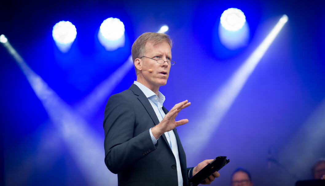 En god dag på jobben for rektor på Høgskolen i Oslo og Akershus (HiOA), Curt Rice: NOKUT har godkjent kvalitetssystemet på høgskolen. Foto: Skjalg Bøhmer Vold En god dag på jobben for rektor på Høgskolen i Oslo og Akershus (HiOA), Curt Rice: NOKUT har godkjent kvalitetssystemet på høgskolen. Foto: Skjalg Bøhmer Vold