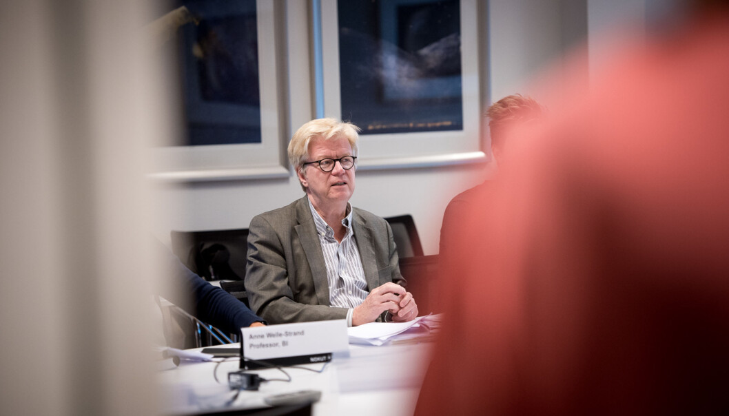 Professor Roger Säljö synes at han får gode svar under NOKUTs besøk på Høgskolen i Oslo og Akershus. Professor Roger Säljö synes at han får gode svar under NOKUTs besøk på Høgskolen i Oslo og Akershus.