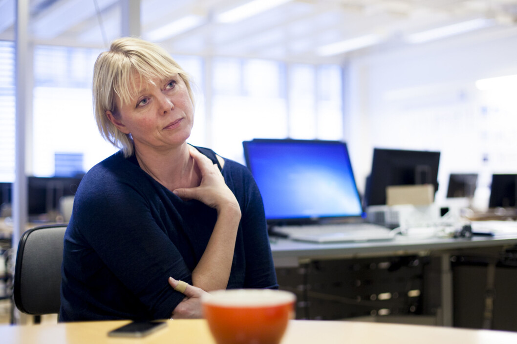 Førsteamanuensis Anne Hege Simonsen disputerte på sin doktoravhandling med tittel: «Tragediens bilder – et prosessuelt perspektiv på nyhetsfotografier fra 22. juli»
i januar 2015. Foto: Wanda Nathalie Nordstrøm Førsteamanuensis Anne Hege Simonsen disputerte på sin doktoravhandling med tittel: «Tragediens bilder – et prosessuelt perspektiv på nyhetsfotografier fra 22. juli»
i januar 2015. Foto: Wanda Nathalie Nordstrøm