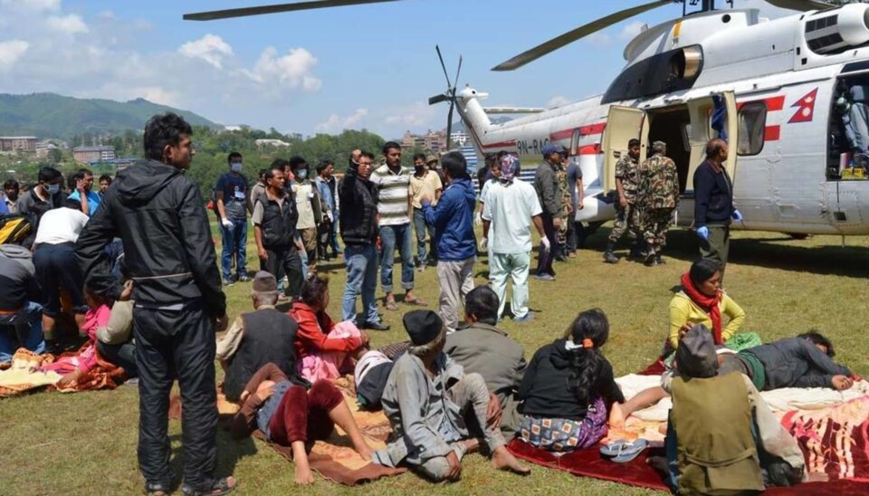 Medisinstudenter ved NTNU har samlet inn over 80.000 kroner via Røde Kors til Dhulikel hospital i Kathmandu, som er fylt til randen av skadde etter jordskjelvet. Mange blir behandlet på gårdsplassen utenfor sykehuset og skadde blir fraktet til sykehuset i helikopter fra områder som har mistet veiforbindelsen. Foto: Dhulikel hospital