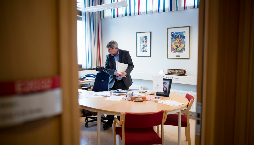 Rektor Arne Erik Holdø ved Høgskolen i Narvik har antagelig ingen høgskole å være rektor for etter 1. januar 2016. Foto: Skjalg Bøhmer Vold