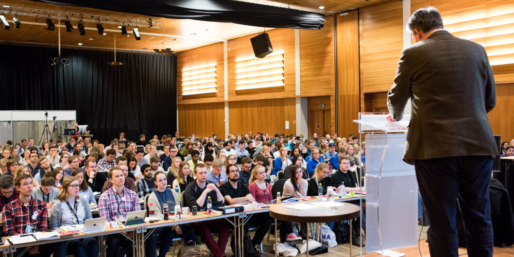 Den største nyheten fra statssekretær Bjørn Haugstad til <span class="caps">NSO</span>-landsmøtet var at de skal bli to og ikke bare én studentrepresentant i <span class="caps">NOKUT</span>-styret. Foto: Skjalg Bøhmer Vold Den største nyheten fra statssekretær Bjørn Haugstad til <span class="caps">NSO</span>-landsmøtet var at de skal bli to og ikke bare én studentrepresentant i <span class="caps">NOKUT</span>-styret. Foto: Skjalg Bøhmer Vold