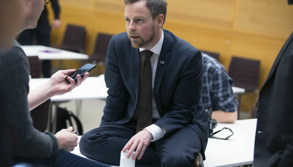 Torbjørn Røe Isaksen på pressekonferansen for struktrumeldinga. Foto: Øyvind Aukrust
