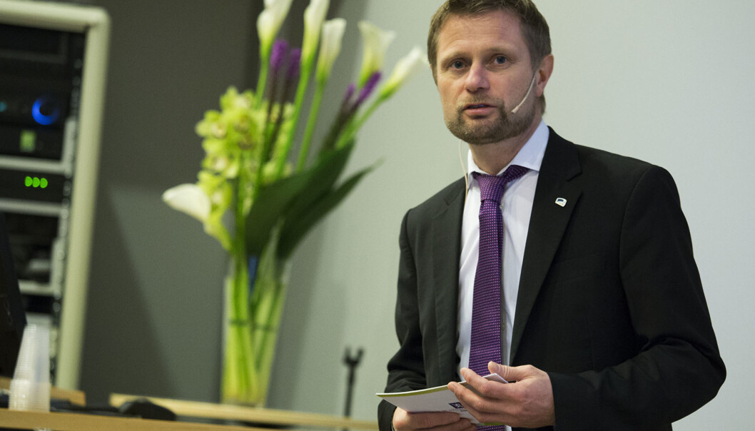 Helseminister Bent Høie er glad for å ha funnet en løsning for lege- og tannlege-studenter i Polen. Samtidig ble det gjennom NRK kjent at psykologstudenter i Ungarn plutselig ikke får godkjent sin utdanning. Foto: Øyvind Aukrust Helseminister Bent Høie er glad for å ha funnet en løsning for lege- og tannlege-studenter i Polen. Samtidig ble det gjennom NRK kjent at psykologstudenter i Ungarn plutselig ikke får godkjent sin utdanning. Foto: Øyvind Aukrust