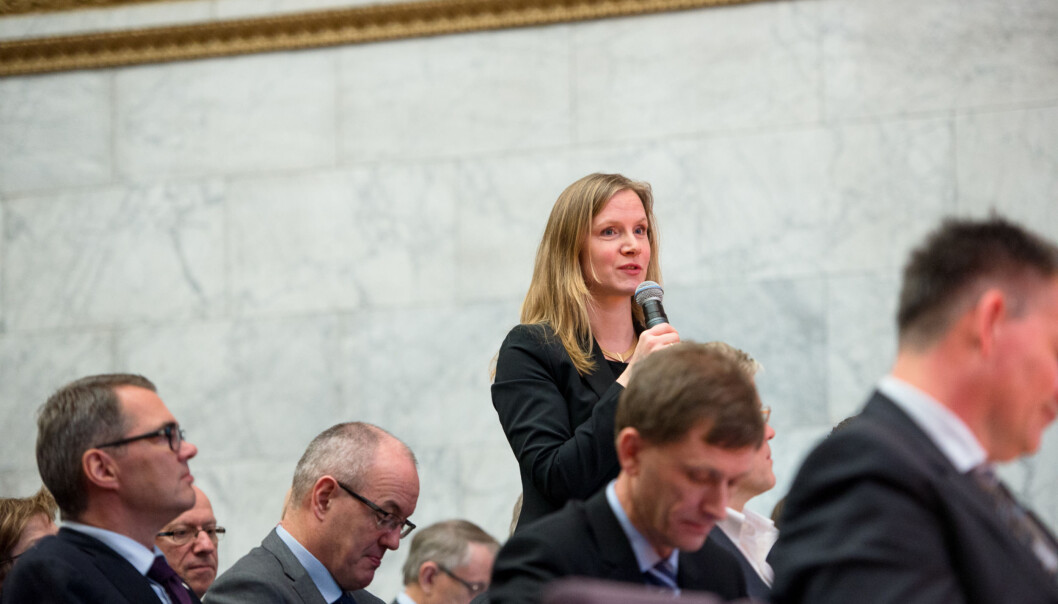Rektor på NMB, Mari Sundli Tveit, delte sin prorektors innlegg om bruk av karakterer på facebook. Det har skapt heftig debatt. Foto: Skjalg Bøhmer Vold Rektor på NMB, Mari Sundli Tveit, delte sin prorektors innlegg om bruk av karakterer på facebook. Det har skapt heftig debatt. Foto: Skjalg Bøhmer Vold