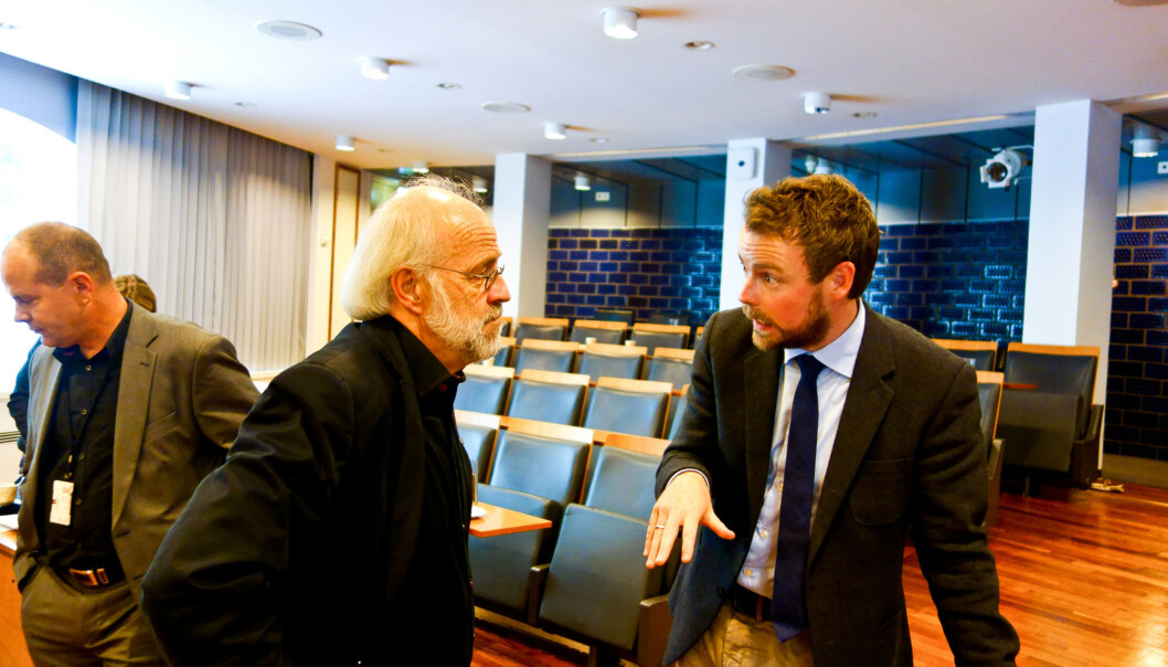 Rektor ved Høgskolen i Buskerud og Vestfold, Petter Aasen (t.v.), er en vinner i kampen om å bli universitet og tilfredsstiller krevene som kunnskapsminister Torbjørn Røe Isaksen presenterer i strukturmeldingen. Foto: HBV Rektor ved Høgskolen i Buskerud og Vestfold, Petter Aasen (t.v.), er en vinner i kampen om å bli universitet og tilfredsstiller krevene som kunnskapsminister Torbjørn Røe Isaksen presenterer i strukturmeldingen. Foto: HBV