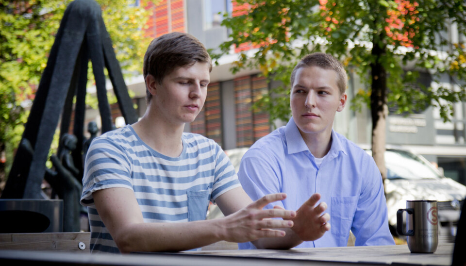 Gutta på HiOA er bekymret for den kvinnedominerte høgskolen når så mange jenter rapporterer om psykiske problemer, men det kan finnes mørketall på mannssiden, mener Nicolai Berge Hansen sammen med Tor Erlend Bognæs. Foto: Ismail Özkan