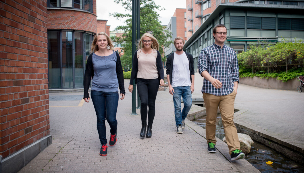 Arbeidsutvalget for 2013/2014 i Studentparlamentet f.v. leder Eline Stølan, Suzanne Nordgaard, Torbjørn Jonassen og Philip Stampe har bedre betalt som heltids studentpolitikerne ved HiOA enn sine kolleger på andre høgskoler og universitet. Foto: Skjalg Bøhmer Vold Arbeidsutvalget for 2013/2014 i Studentparlamentet f.v. leder Eline Stølan, Suzanne Nordgaard, Torbjørn Jonassen og Philip Stampe har bedre betalt som heltids studentpolitikerne ved HiOA enn sine kolleger på andre høgskoler og universitet. Foto: Skjalg Bøhmer Vold