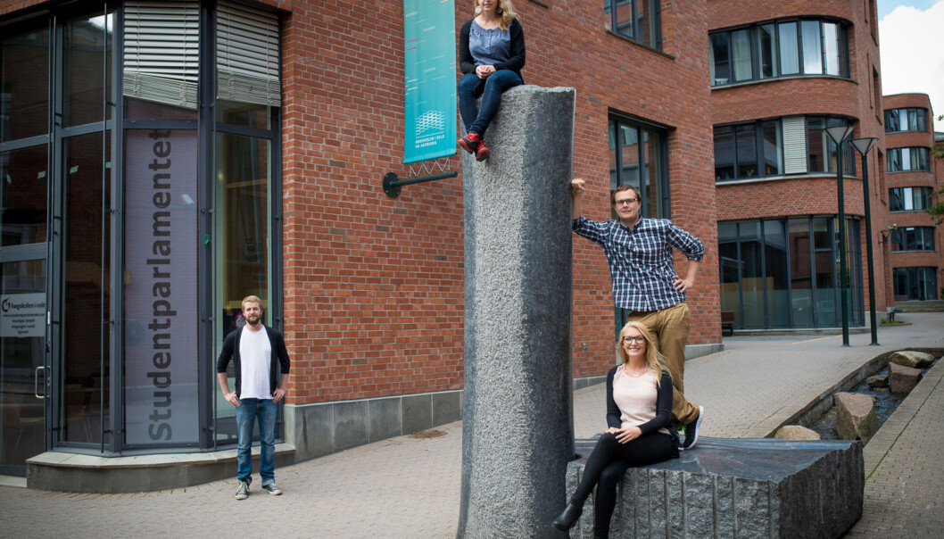 Hvem overtar? Det sittende arbeidsutvalget i Studentparlamentet går av 1.juli og kampen om hvem som overtar plassene deres avgjøres om en knapp uke. Det er flere kandidater til både leder, nestleder, læringsmiljøansvarlig og faglig ansvarlig. Foto: Skjalg Bøhmer Vold Hvem overtar? Det sittende arbeidsutvalget i Studentparlamentet går av 1.juli og kampen om hvem som overtar plassene deres avgjøres om en knapp uke. Det er flere kandidater til både leder, nestleder, læringsmiljøansvarlig og faglig ansvarlig. Foto: Skjalg Bøhmer Vold