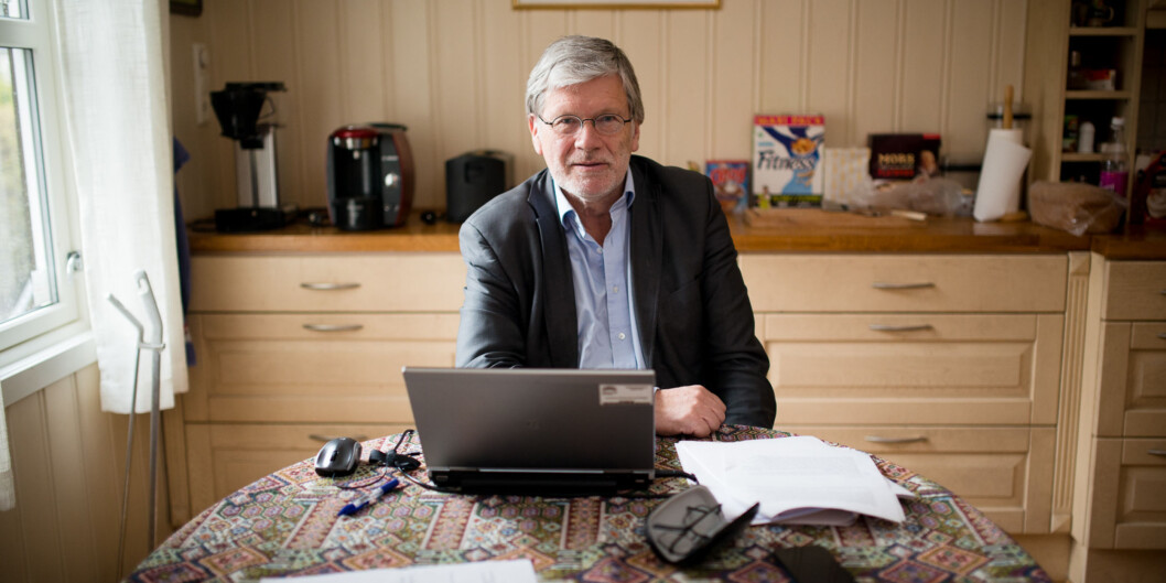 Anders Breidlid er kritisk til rangeringslister over vitenskapelig publisering, selv om han er på topp på høgskolens liste over publikasjonspoeng i 2013. Her er han i arbeid hjemme på kjøkkenet. Anders Breidlid er kritisk til rangeringslister over vitenskapelig publisering, selv om han er på topp på høgskolens liste over publikasjonspoeng i 2013. Her er han i arbeid hjemme på kjøkkenet.