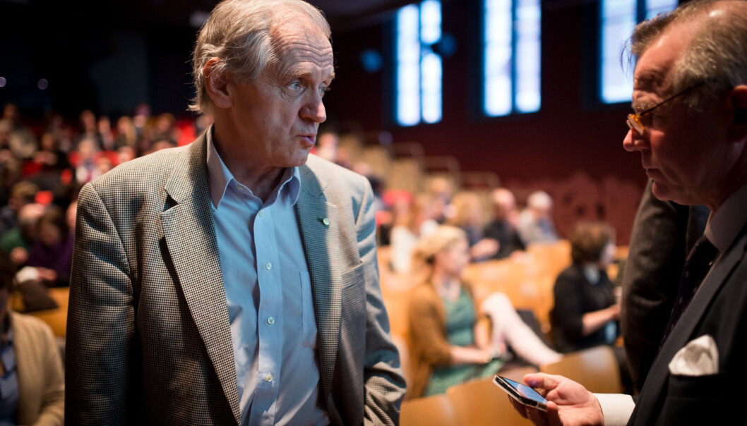 Ola Stave, generalsekretær i Universitets- og høgskolerådet (UHR), sammen med styreleder for UHR og rektor ved Universitet i Oslo, Ole Petter Ottersen, ved åpningen av seminaret om den nye tellekantrapporten. Foto: Skjalg Bøhmer Vold Ola Stave, generalsekretær i Universitets- og høgskolerådet (UHR), sammen med styreleder for UHR og rektor ved Universitet i Oslo, Ole Petter Ottersen, ved åpningen av seminaret om den nye tellekantrapporten. Foto: Skjalg Bøhmer Vold