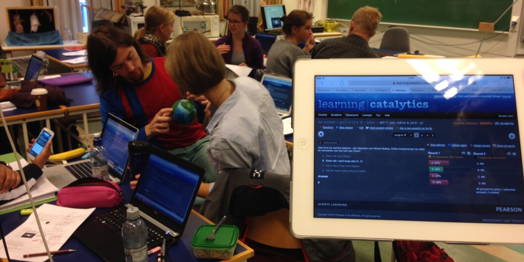 Det foregår mange spennende digitale undervisningsprosjekter på HiOA. Fagpersonale skal i større grad kunne frikjøpes for å prøve ut nye løsninger i 2014. Foto: Eva Tønnessen Det foregår mange spennende digitale undervisningsprosjekter på HiOA. Fagpersonale skal i større grad kunne frikjøpes for å prøve ut nye løsninger i 2014. Foto: Eva Tønnessen
