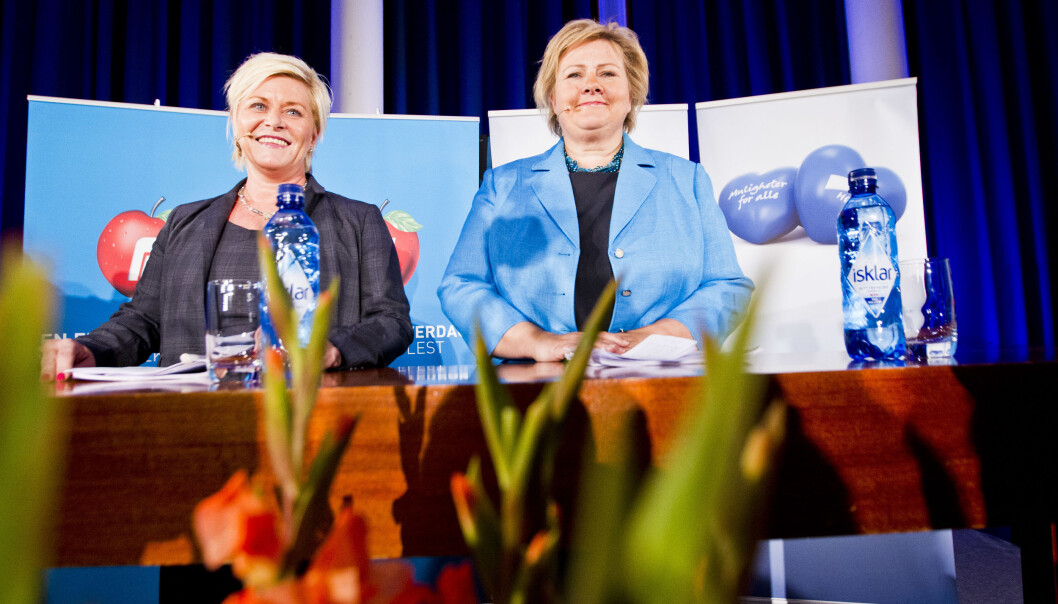 Høyreleder Erna Solberg og Frp-leder Siv Jensen presenterte en regjeringsplattform på Sundvolden mandag kveld. Foto: NTB scanpix Høyreleder Erna Solberg og Frp-leder Siv Jensen presenterte en regjeringsplattform på Sundvolden mandag kveld. Foto: NTB scanpix