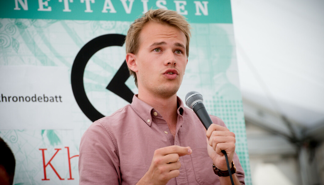 Fredrik Punsvik, nestleder i Unge Høyre, representerte partiet på valgdebatten på HiOA sist uke, han mente at det måtte være opp til de enkelte institusjonene selv om de ville være høgskole eller universitet. Partilederen hans, Erna Solberg, lover full stopp i universitetsutvidelse i påvente av ny utredning. Foto: Skjalg Bøhmer Vold Fredrik Punsvik, nestleder i Unge Høyre, representerte partiet på valgdebatten på HiOA sist uke, han mente at det måtte være opp til de enkelte institusjonene selv om de ville være høgskole eller universitet. Partilederen hans, Erna Solberg, lover full stopp i universitetsutvidelse i påvente av ny utredning. Foto: Skjalg Bøhmer Vold