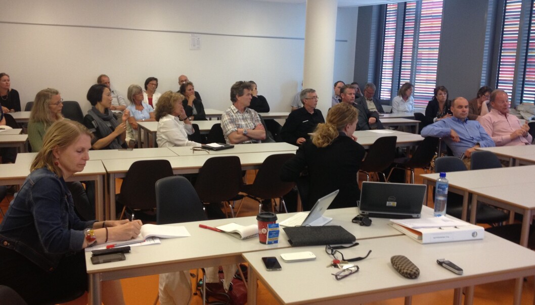 Fakultetsledelsen ved helsefag møtte Institutt for atferdsvitenskap til allmøte sist mandag for å løse opp i krangelen om doktorgradsstipend. Foto: Tove Lie Fakultetsledelsen ved helsefag møtte Institutt for atferdsvitenskap til allmøte sist mandag for å løse opp i krangelen om doktorgradsstipend. Foto: Tove Lie