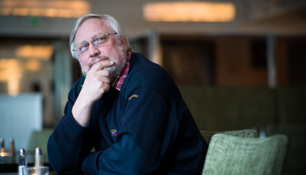 — Kan jeg komme og kreve et eget seminarrom til disposisjon for Human-Etisk Forbund kanskje, spør Lars Gule som reagerer sterkt når han blir kjent med praksisen for bønnerom ved Høgskolen i Oslo og Akershus. Foto: Skjalg Bøhmer Vold — Kan jeg komme og kreve et eget seminarrom til disposisjon for Human-Etisk Forbund kanskje, spør Lars Gule som reagerer sterkt når han blir kjent med praksisen for bønnerom ved Høgskolen i Oslo og Akershus. Foto: Skjalg Bøhmer Vold