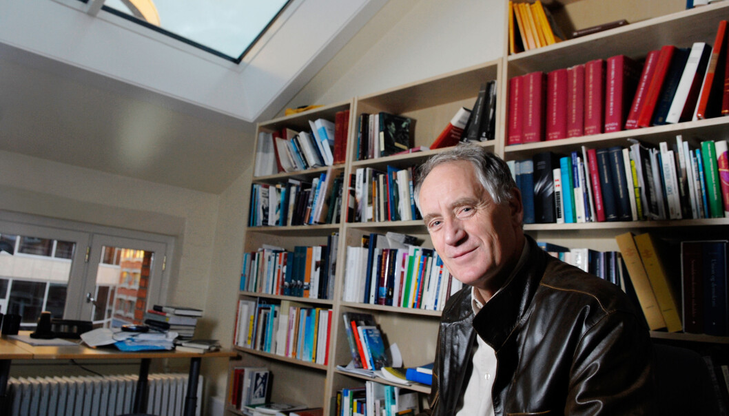 Professor Rune Slagstad fikk åtte måneders oppsigelsestid heller enn seks fordi ledelsen glemte å registrere oppsigelsen hans. Foto: HiOA Foto: HiOA Professor Rune Slagstad fikk åtte måneders oppsigelsestid heller enn seks fordi ledelsen glemte å registrere oppsigelsen hans. Foto: HiOA Foto: HiOA