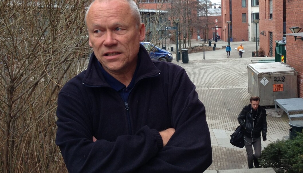 – Det bør legges mye større vekt på innovasjons- og utviklingsarbeid som kan øke kvaliteten på undervisningen, mener dosent Helge Høivik. – Det bør legges mye større vekt på innovasjons- og utviklingsarbeid som kan øke kvaliteten på undervisningen, mener dosent Helge Høivik.