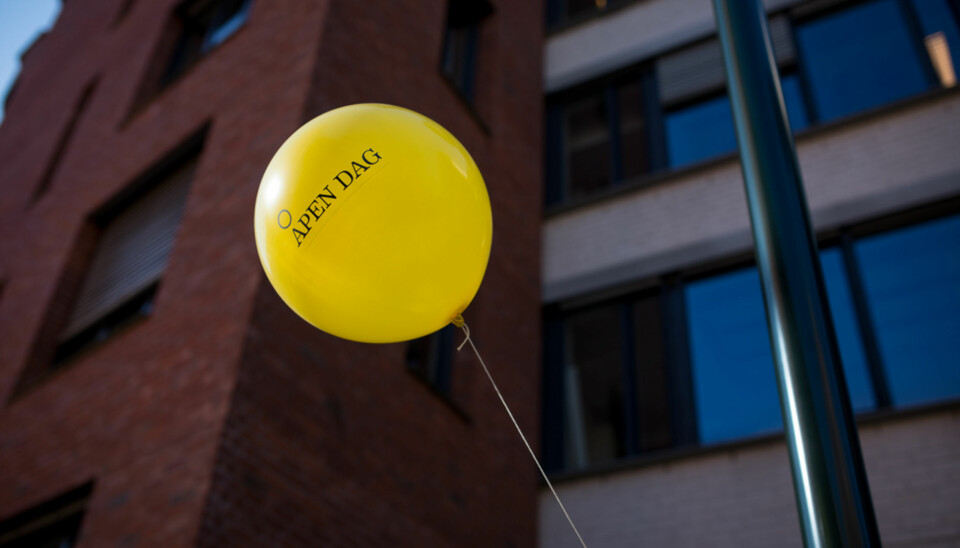 De gule ballongene har blitt et varemerke for åpen dag. Foto: Skjalg Bøhmer Vold